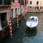 LA BOTTEGA - 予約時間に到着〜♬