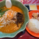 シンガポール ホーカーズ - トムヤムラーメン＋ミニ海南鶏飯