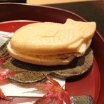 おにく 花柳 - 黒蜜きなこのアイスクリーム