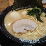 家系ラーメン 町田商店 - 味玉ラーメン　780円