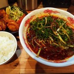 麺屋遼太郎 - 辛ねぎ麺<３辛>税込760円と唐揚げセット税込260円 (2018.11.13)