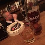 パブリックバー アイラ - 