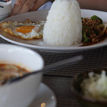 ピム サイアム - ガパオ、生春巻き