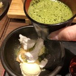 大衆居食家 しょうき - 抹茶をかけると綿あめが溶けます！