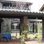 Brasserie Nakagawa - 庭から見た店舗