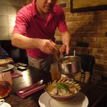 ふれんちラぁ麺ガスパール - テーブルで仕上げのソースをかけてからいただきます♪