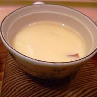 銀座 久兵衛 銀座本店 - ◆「茶わん蒸し」「イクラの醤油漬け」後2種類から選べますが「茶わん蒸し」にしました。普通ですね。 