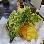 そば好きの店 岩 - 天ぷらは結構ボリュウミィ