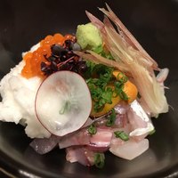 魚菜由良 鼎 - 魚介ばくだん。