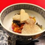 にくの匠 三芳 - もち米にタルタルにしたサーロイン、上海ガニ、トリュフ。キャビアを塩分代わりに。