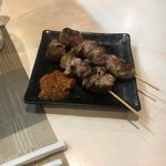 炭火やきとん 肉刺しジョニー - 