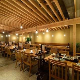 香ばしい良い匂いが漂う広々空間