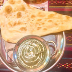 スワズ インド アジアン レストラン＆バー - ほうれん草カレー