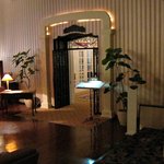 フランス料理 ル・トリアノン - ['08/11]店の入口