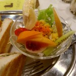 セットのサラダ