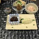 美国観光ハウス - 子女子の佃煮、イカの塩辛、ポテトサラダ、甘海老と昆布の佃煮。