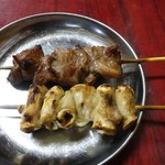 もつ焼き つみき - かしら、なんこつ100円(税抜)