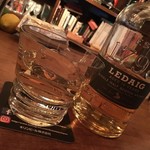 パブリックバー アイラ - 