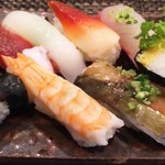 Genkai Zushi - 梅にぎり  メイン