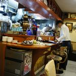 シルクロード・タリムウイグルレストラン - 内観・厨房