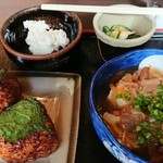 YAKITORI亭 - 肉豆腐定食。650円。