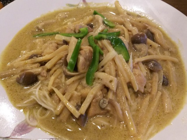 禁煙 心地いい辛さがクセになるグリーンカレーそうめんが旨い By
