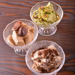 taishuuitarianyataibudouya - 上からピスタチオの濃厚アイス、イタリアンマロンのアイス、ティラミスのアイス