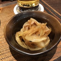 鳥茂 - お通し  ガツ玉ねぎポン酢