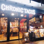 クロニックタコス 銀座店 - 店舗入り口。外から店内を眺める♪