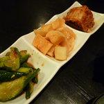 焼肉 やまと - キムチ盛り合わせ