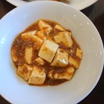 HANAU - 麻婆豆腐。家庭の麻婆な感じだけど、割と辛めで山椒なんかも効いてる