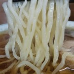 大和屋 - 縮れが弱い手打ち中細麺