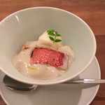 エスパイ クック コウベ - ●金目鯛がゴボウの泡ソースに包まれてる、洋梨のソルベが添えられているのが面白いー 