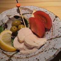 鳥恵 上野広小路店 - 鶏ハムとチーズの盛合せ