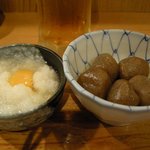 この日のお通し「玉こんにゃく」と大根おろしにうずら玉子