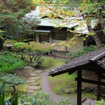 旧古河庭園・日本庭園内　茶室 - お茶室へのアプローチ