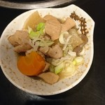 居酒屋でいご - お通し:もつ煮込み