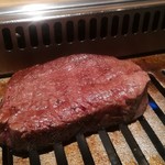 NIKUSYO taku ohira - 佐賀牛ヒレ焼き中