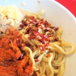 ラーメン二郎 - 粗挽き唐辛子投下～♪