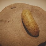 Installation Table ENSO L'asymetrie du calme - 魚料理にはアオサノリのパンで