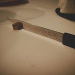 Installation Table ENSO L'asymetrie du calme - 龍泉刃物：積層鋼　ステーキナイフ