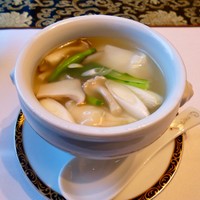 銀座アスター 新宿賓館  - エビワンタンと野菜のスープ（一人前）