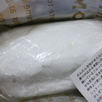 ブーランジェリー エス - 真っ白な粉砂糖をまとっています