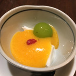 福満苑 鼓楼 - 杏仁豆腐　柿のソース　シャインマスカット