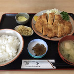 とんかつ山道 - 料理写真:ロースカツ定食