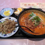 聚賓楼 - 担々麺+半チャーハン850円