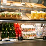 WRAPPLE wrapping and D.I.Y. +cafe - 冷蔵ケース