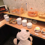 ヴィアイン - ちびつぬ「パンはトースターで温めるの～」