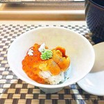 手塚 - 雲丹とイクラの小丼
