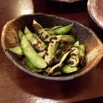 やきとり呑炭坊 - お通し(焼枝豆)